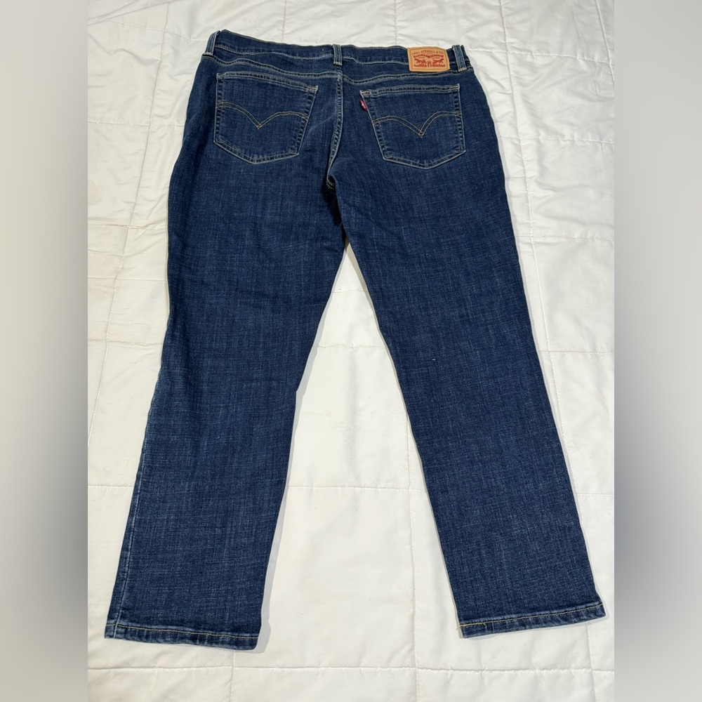 Levi's Women's Dark Wash Distressed Boyfriend Jeans Size 31, 25" Inseam Mid rise